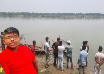 ফের কাটোয়ার গঙ্গার ঘাটে চোরা খাদ কেড়ে নিল উচ্চ মাধ্যমিক পরীক্ষার্থীর প্রাণ, স্নানার্থীদের নিরাপত্তা নিয়ে উঠছে প্রশ্ন