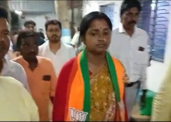 কেতুগ্রামে বিজেপির মণ্ডল সভাপতির বাড়ি ভাঙচুর, জীবন্ত পুড়িয়ে মারার হুমকির অভিযোগ তৃণমূলের বিরুদ্ধে