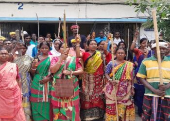 আদিবাসীদের ধর্মস্থান অপবিত্র করার অভিযোগ  তৃণমূল নেতার বিরুদ্ধে , বিক্ষোভে উত্তাল মেমারি