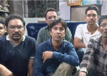 শিঙাড়ায় গোমাংশ ব্যবহার করায় ভাদোদরার ‘হুসেনি সামোসা’র ৩ মালিক ইউসুফ, নাঈম ও মইনসহ গ্রেফতার ৬