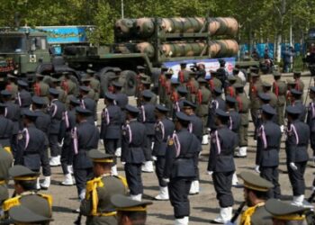 ইসরায়েলের পালটা আক্রমণের আশঙ্কায় সেনাবাহিনীকে উচ্চ সতর্কতায় রেখেছে ইরান