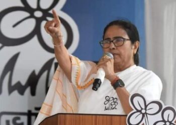 রাম নবমীকে ‘ওদের দাঙ্গা করার দিন’ এবং বিজেপি ক্ষমতার এলে ‘গোমুত্র ও গোবর’ খাওয়াবে বলে মুসলিমদের ‘সতর্ক’ করে দিলেন মমতা ব্যানার্জি