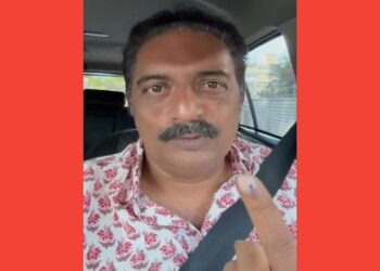 ‘ঘৃণার বিরুদ্ধে ভোট দিলাম, আপনারাও দিন এবং পরিবর্তন আনুন’ : বললেন বামপন্থী অভিনেতা প্রকাশ রাজ