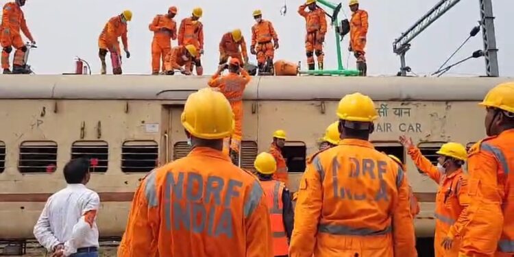 মালদায় রেলের পক্ষ থেকে আয়োজন করা হল মক ড্রিল