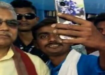 ঈদের দিন তৃণমূল শিবিরে ভিড়ে গেলেন বিজেপির দিলীপ ঘোষ !