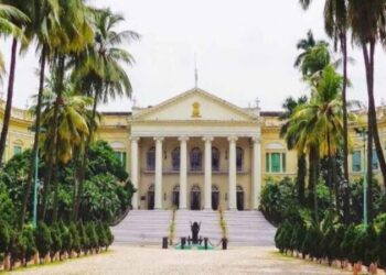কলকাতার স্কুল-বিমানবন্দরের পর এবার রাজভবন-নবান্ন-জাদুঘর উড়িয়ে দেওয়ার হুমকি