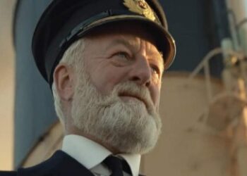 প্রয়াত হলেন টাইটানিক’ সিনেমার ক্যাপ্টেন স্মিথ