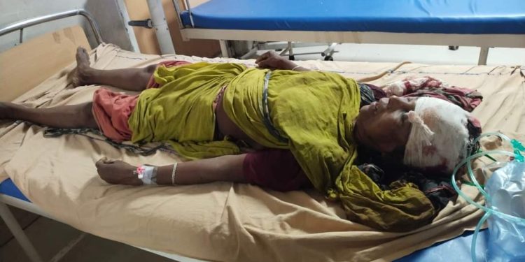 নন্দীগ্রামে বিজেপি কর্মীর মা খুন, প্রতিবাদে পথ অবরোধ, অভিষেক ব্যানার্জির বিরুদ্ধে হিংসায় প্ররোচনা দেওয়ার অভিযোগ