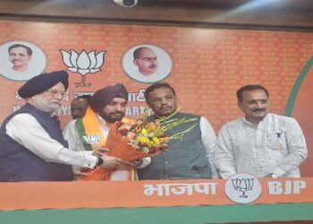 বিজেপিতে যোগ দিলেন প্রাক্তন দিল্লি কংগ্রেস প্রধান অরবিন্দর সিং লাভলি