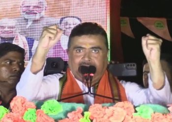 ‘কালীঘাটের পুতি গন্ধময় নালায় জন্ম’ ভাইপোকে জেলে পুরবো আর পিসিকে কালীঘাটের মন্দিরের সামনে বাটি নিয়ে বসাবো : শুভেন্দু অধিকারী
