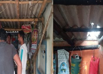 সিসিটিভি ক্যামেরার নজরদারির মধ্যেই কাটোয়ার দুই দোকানে দুঃসাহসিক চুরি