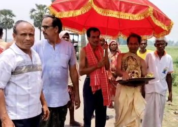 দেবীর মাহাত্মের কথা জেনে মূর্তি ফিরিয়ে দিয়ে গেল চোর, উচ্ছ্বাসে ভাসলো মেমারির গ্রাম