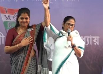 পরিযায়ী শ্রমিকদের জন্য আলাদা স্বাস্থ্যসাথী কার্ড হবে : ঘোষণা মমতার