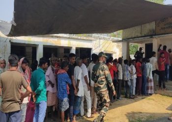 বিকেল ৩ টে পর্যন্ত রাজ্যের ৮ আসনে গড় ভোট পড়েছে ৬৬.০৫ শতাংশ