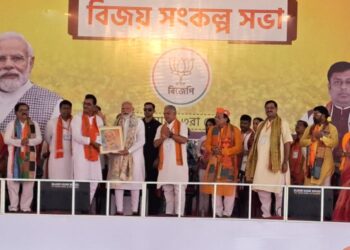 তৃণমূলের তোলাবাজি চলতে না দেওয়ার গ্যারান্টি দিলেন মোদী