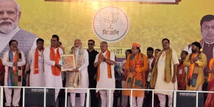 তৃণমূলের তোলাবাজি চলতে না দেওয়ার গ্যারান্টি দিলেন মোদী