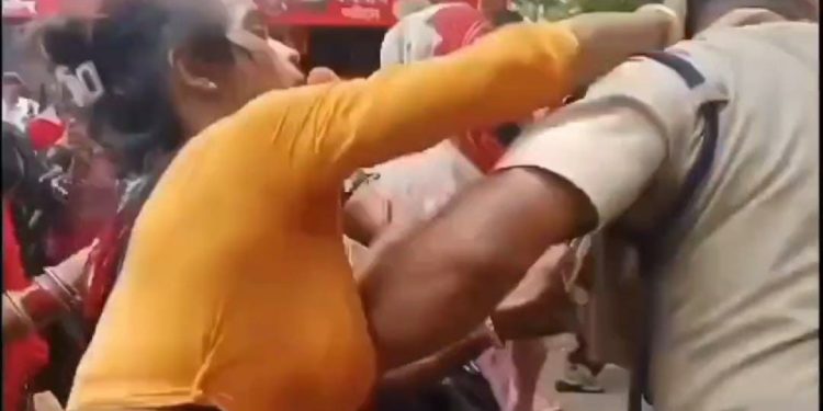 তৃতীয় লিঙ্গের সদস্যদের তোলাবাজি ও হুমকি রুখতে গিয়ে আক্রান্ত ৫ আরপিএফ কর্মী