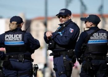 ফ্রান্সে ২ কারারক্ষীকে হত্যা করে এবং ৩ জনকে আহত করে মাদক ব্যবসায়ী মোহাম্মদ আমরাকে প্রিজন ভ্যান থেকে মুক্ত করল বন্দুকধারীরা