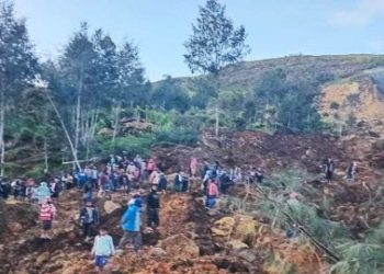 পাপুয়া নিউগিনিতে ভয়াবহ ভূমিধসে চাপা পড়েছেন ৩ শতাধিক মানুষ