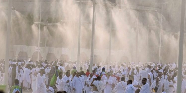 সৌদি আরবে প্রচণ্ড গরমে ১৪ জন জর্দানিয়ান হজযাত্রীর মৃত্যু