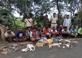 কেতুগ্রামে নির্বিচারে বন্যপ্রাণী শিকার, শতাধিক পশুপাখির দেহসহ আটক ৩৮ জন শিকারী