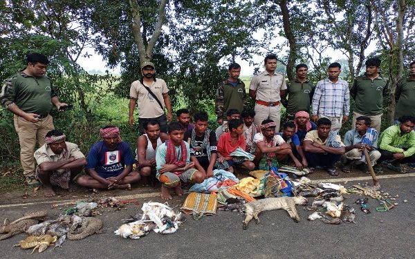 কেতুগ্রামে নির্বিচারে বন্যপ্রাণী শিকার, শতাধিক পশুপাখির দেহসহ আটক ৩৮ জন শিকারী