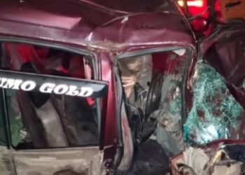 রায়গঞ্জে টাটা সুমো গাড়িতে বেপরোয়া লরির ধাক্কা,মৃত ৪, আহত ৮