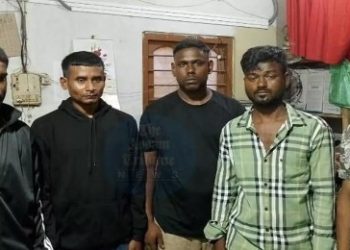 আসামের উদলগুড়িতে কিশোরীকে তুলে নিয়ে গিয়ে গনধর্ষণ, অভিযুক্ত ৫ মুসলিম যুবকের বাড়িতে আগুন ধরাল ক্ষিপ্ত জনতা