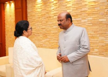 ‘রাজভবনে মেয়েরা যেতে ভয় পাচ্ছে’ : রাজ্যপালের ‘চরিত্র’ নিয়ে প্রশ্ন তুললেন মমতা ব্যানার্জি