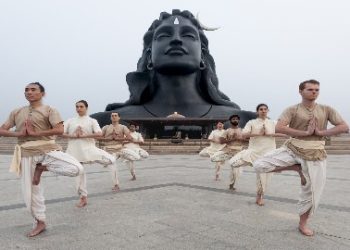 আন্তর্জাতিক যোগ দিবসেও ‘গেরুয়া’ লেবেল সেঁটে দিয়ে ‘ভোটব্যাঙ্কের রাজনীতি’ বিরোধী দলগুলির !