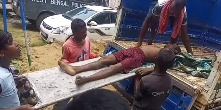 স্বামীকে শ্বাসরোধ করে খুন করে ঘরে তালা ঝুলিয়ে পালানোর অভিযোগ স্ত্রীর বিরুদ্ধে