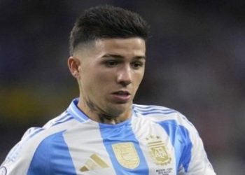 বর্ণবিদ্বেষী পোস্ট করে কঠিন শাস্তির মুখে পড়তে চলেছেন আর্জেন্টাইন তারকা এনজো