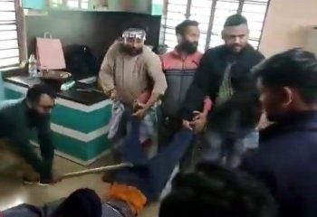 খাস কলকাতার মহিলাকে গনধোলাইয়ের ভিডিও ভাইরাল, নজরে পড়েছে এনসিডবলু চেয়ারপার্সন রেখা শর্মার, বললেন : ‘গ্রহণ করলাম’