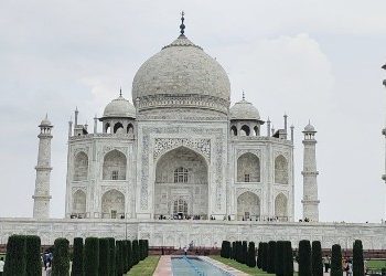 হিন্দু মন্দির ভেঙেই কি নির্মান হয়েছিল তাজমহল ?