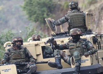 জম্মু-কাশ্মীরে কুলগামে পৃথক এনকাউন্টারে ৬ সন্ত্রাসী খতম