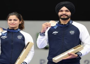 এক আসরে দুই পদক জিতে ইতিহাস গড়লেন ভারতের মনু