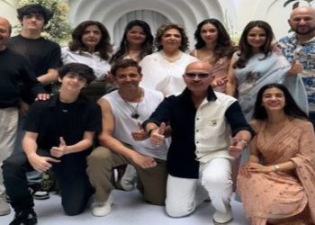 দাদা হৃতিক রোশনের প্রেমিকা সাবা আজাদের সঙ্গে পারিবারিক ছবি শেয়ার করলেন পশমিনা রোশন