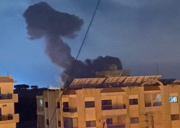 সন্ত্রাসী গোষ্ঠী হিজবুল্লাহর ঘাঁটিগুলিতে মারাত্মক হামলা শুরু করেছে ইসরায়েল