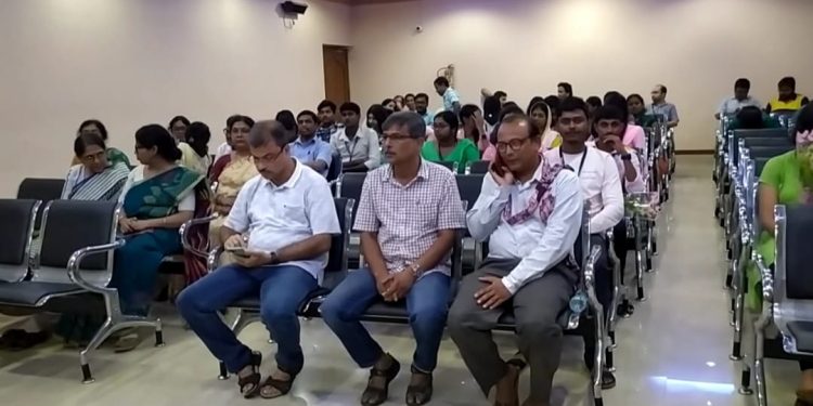 গুসকরা মহাবিদ্যালয়ে আয়োজিত হলো সর্প সংক্রান্ত সচেতনতামূলক আলোচনা সভা