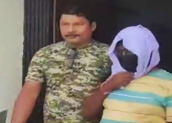 বন্ধুর স্ত্রীর স্নানের মুহুর্তের ছবি তুলে ব্লাকমেইল করে লাগাতার ধর্ষণ, গ্রেফতার গুনধর