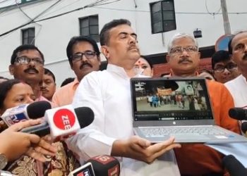 বাংলাদেশের হিন্দু ও ভারত বিরোধীদের গ্রেপ্তার করে শাস্তির দাবি তুললো বিজেপি, ডেপুটি হাই কমিশনারের অফিসের সামনে বিজেপি বিধায়কদের আটকে দেওয়ার অভিযোগ তুললেন শুভেন্দু অধিকারী