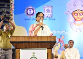 দুর্গাপূজা কমিটিগুলির অনুদান বাড়িয়ে ৮৫ হাজার টাকা করলেন মুখ্যমন্ত্রী