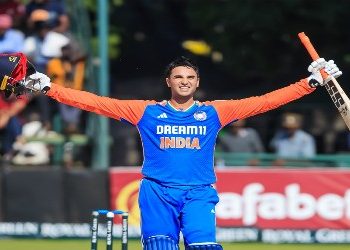 অভিষেকের সেঞ্চুরি, ঋতুরাজ ও রিংকুর ঝড়ের পর ভারত জিম্বাবুয়েকে ২৩৫ রানের লক্ষ্য দিয়েছে