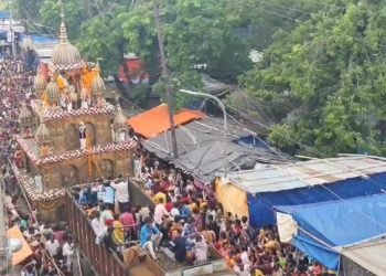 পিতলের রথযাত্রায় মেতে উঠল রাণীগঞ্জের সিয়ারসোল
