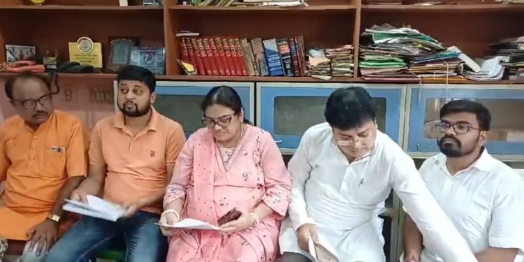 তৃণমূলের বিরুদ্ধে মিডডে মিলের অনিয়মের অভিযোগ তুলে বিজেপি নেতৃত্বের সাংবাদিক সম্মেলন