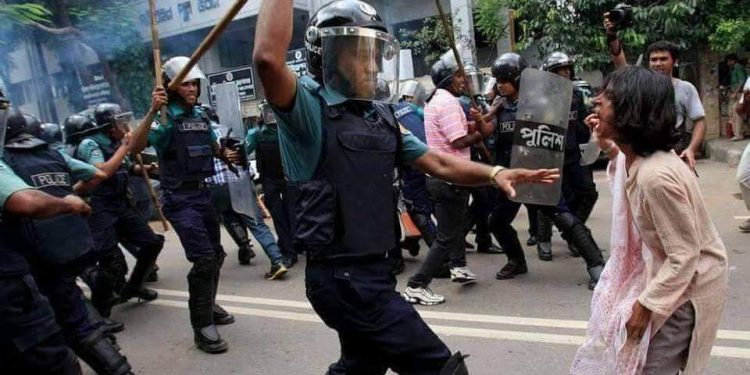 বাংলাদেশে বিকেল ৫ টার পর ধীর গতির ইন্টারনেট পরিষেবা চালু, ছন্দে ফেরার চেষ্টায় ইসলামি রাষ্ট্রটি