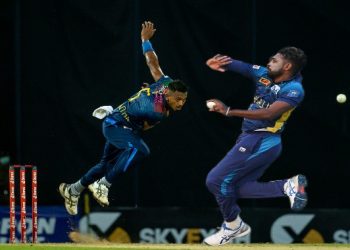 ভারতের সাথে সিরিজের আগে শ্রীলঙ্কা শিবিরে জোড়া ধাক্কা