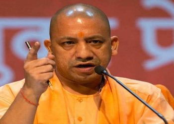 শিবভক্তদের শুচিতা রক্ষায় দোকানে ব্যবসায়ীদের নাম লেখার নির্দেশ যোগী আদিত্যনাথের, ক্ষুব্ধ কথিত সেকুলার ও বামপন্থীরা