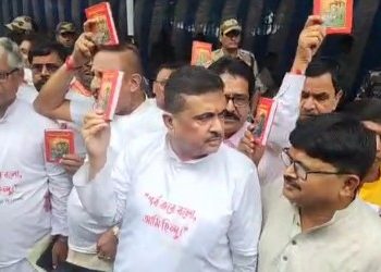 ‘দাওয়াত-এ-ইসলাম’ মন্তব্যের প্রতিক্রিয়ায় ফিরহাদ হাকিমকে বরখাস্তের দাবি তুললো বিজেপি, উঠল ‘হিন্দু বিরোধী সরকার আর নেই দরকার’ শ্লোগান