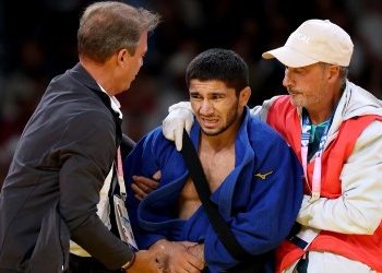 তাজিক জুডো অলিম্পিয়ান ইসরায়েলি অ্যাথলিটের সঙ্গে হাত মেলাতে অস্বীকার করে ‘আল্লাহু আকবর’ বলে চিৎকার করেন, পরে হাতে আঘাত পেয়ে রিংয়ের বাইরে , “যেমন কর্ম তেমন ফল” : বলছেন ইসরায়েল সমর্থকরা